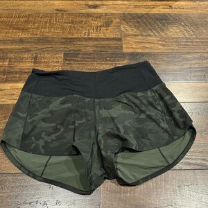 Lululemon Army short size 6